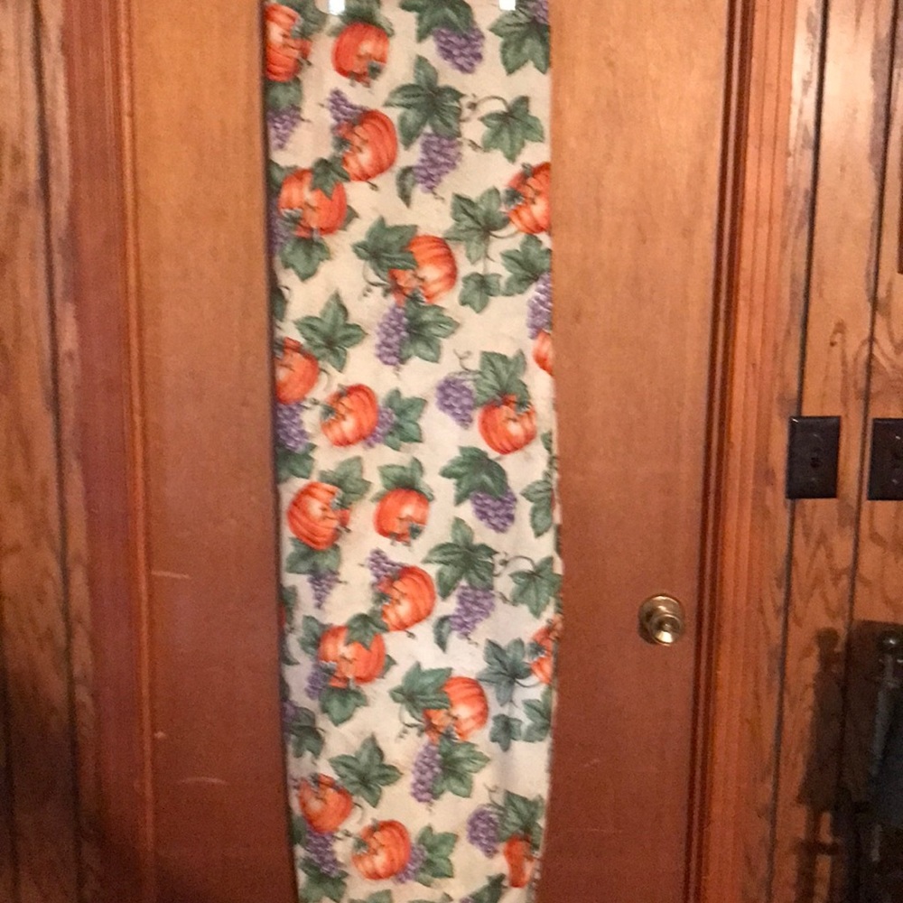 Vintage Fall Table Cloth - Picture 4 of 6